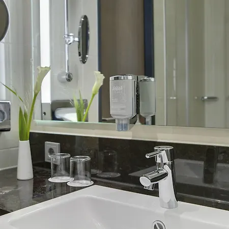 Intercityhotel Hotel 4*