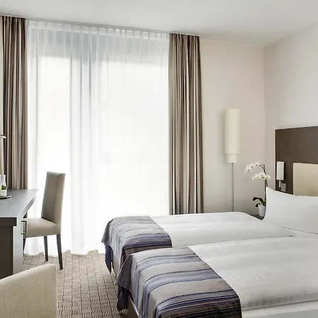 Intercityhotel 4*