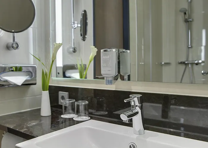 Intercityhotel Отель 4*